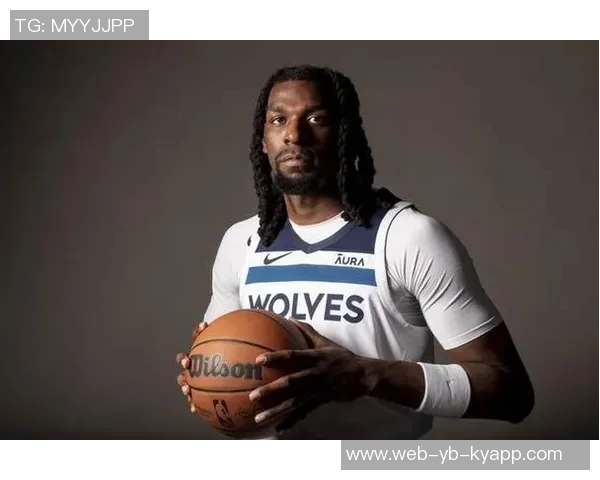 纳兹里德表现出色半场7投4中斩获11分5篮板三分球命中率高达50